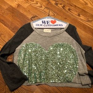 The Clas-sic crop top sweatshirt